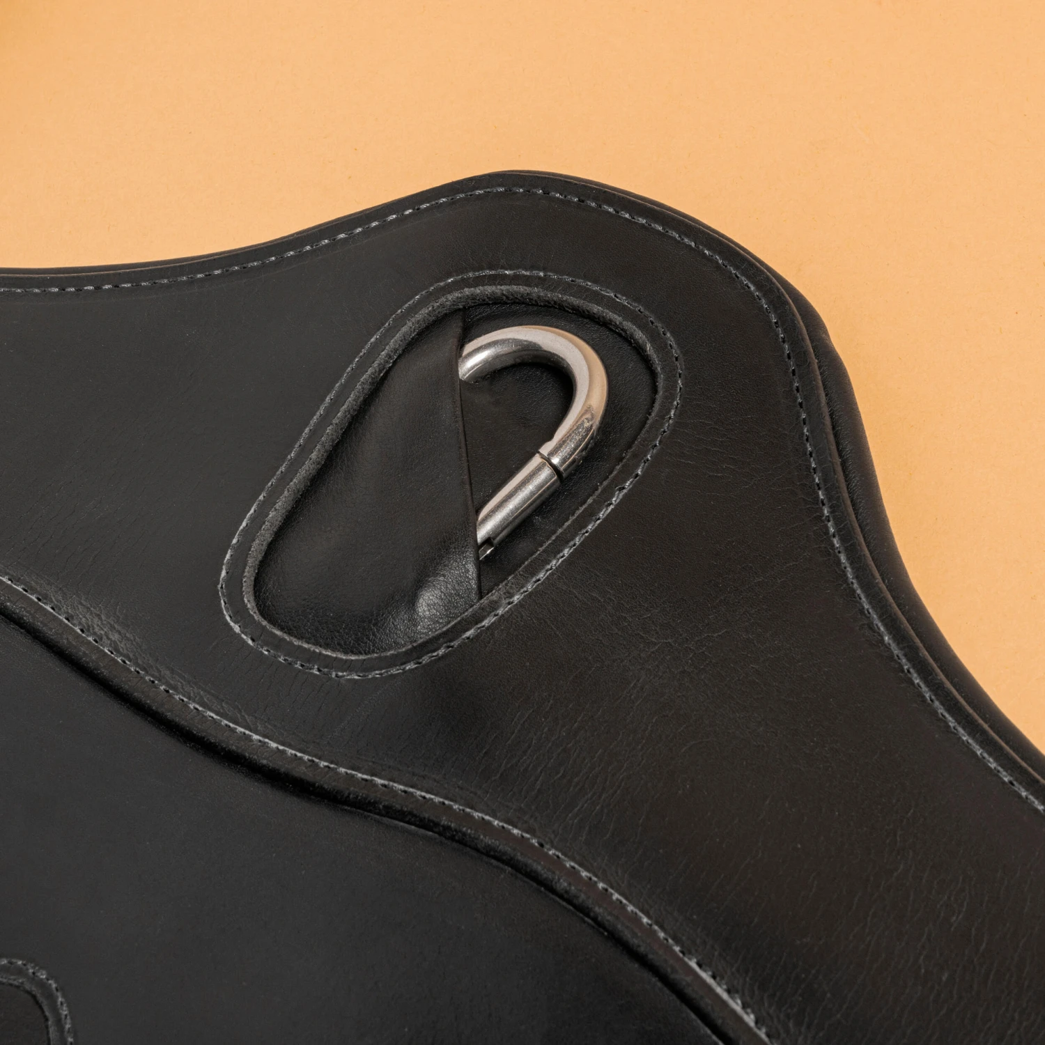 Horse Riding Leather Stud Girth For Horse And Pony 900 3 Horse Riding Leather Stud Girth For Horse And Pony 900 - Image 3