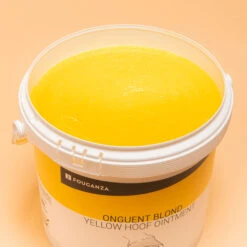 Hoof Care Ointment Horse Riding Hoof Grease For Horse And Pony 2.5 L - Blond -Pro Rider Shop k31d32e3e5acb33c69f4480a6a9b77dcf