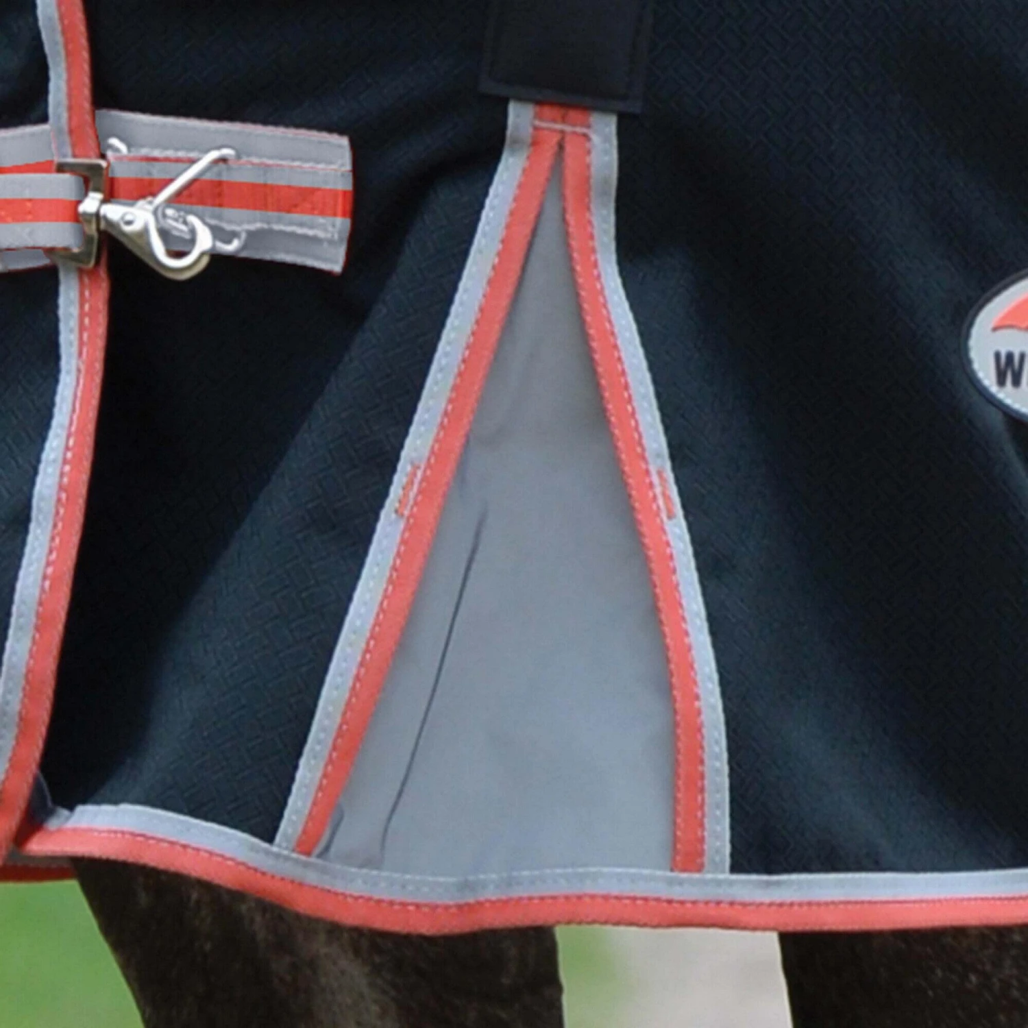 Weatherbeeta Comfitec Premier Therapy Tec Detachable Neck Horse Turnout Rug 2 Weatherbeeta Comfitec Premier Therapy Tec Detachable Neck Horse Turnout Rug - Image 2