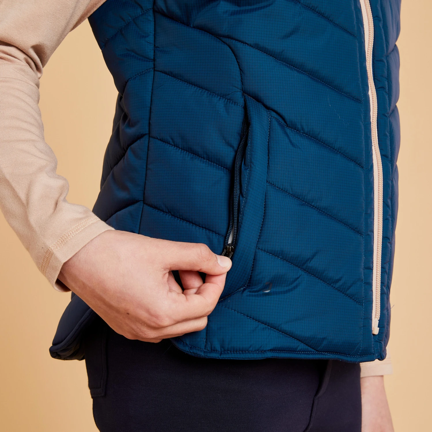 Kids' Warm Padded Horse Riding Gilet 500 4 Kids' Warm Padded Horse Riding Gilet 500 - Image 4