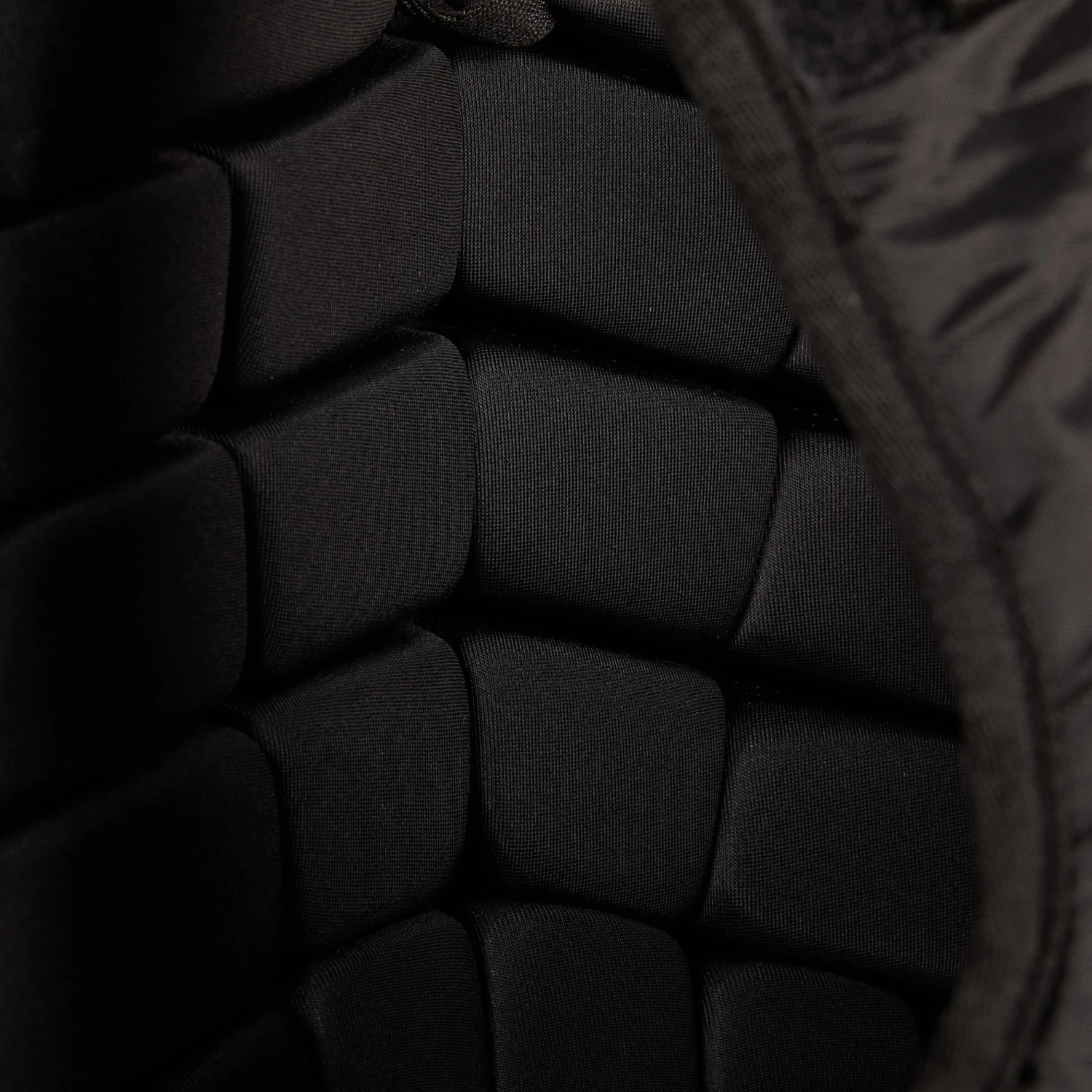 Kids' Horse Riding Body Protector - Black 7 Kids' Horse Riding Body Protector - Black - Image 7